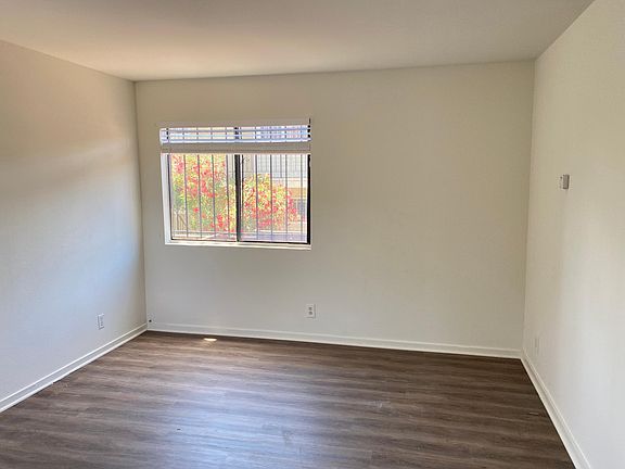 4th image of 7221 Ney Ave