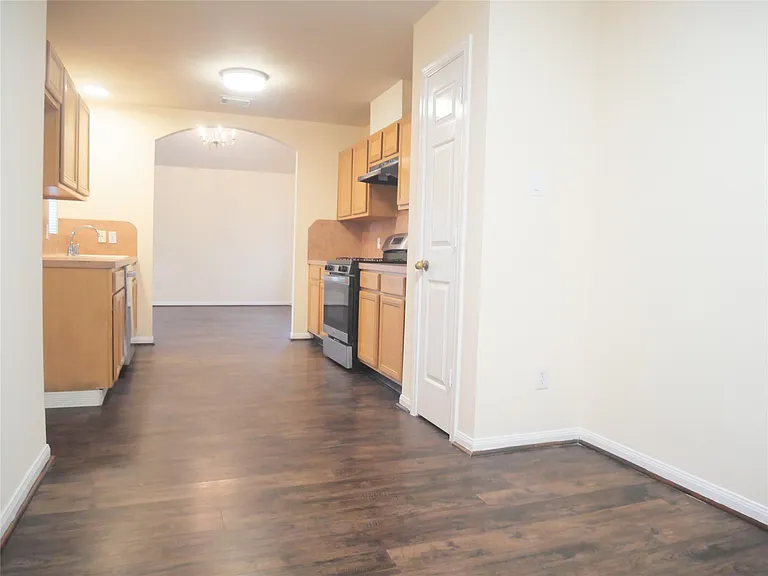 2311 Flint Brook Ct — Photo 15