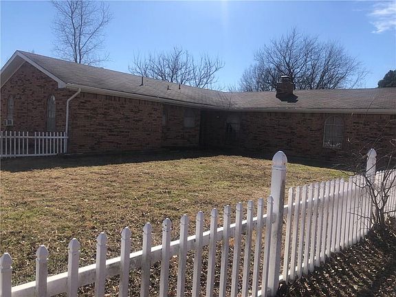 3rd image of 159 Lee Ann Ln