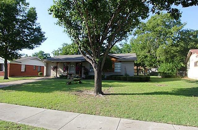 1st image of 904 Patria Dr