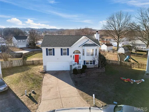 2518 Waterfront Ct, Imperial, MO 63052