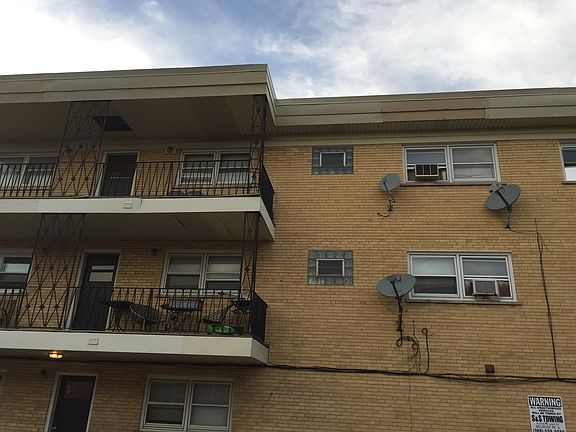 3rd image of 5935 N Odell Ave APT 3B