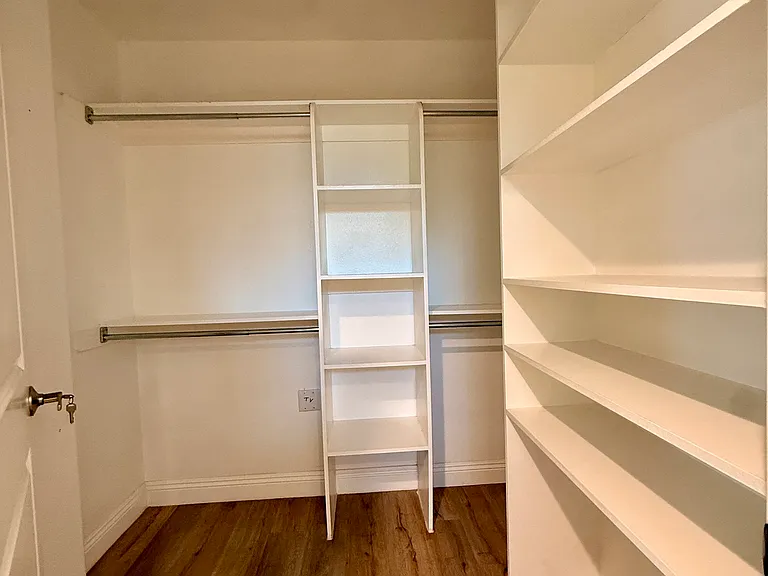 MASTER WALK IN CLOSET (2ND FLOOR)