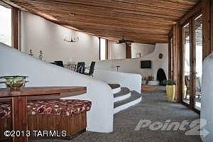 Breakfast nook in forefront Living Room