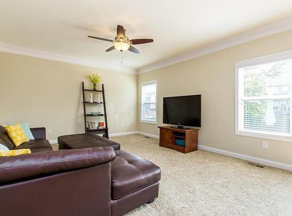 5th image of 394 Hemhill Dr