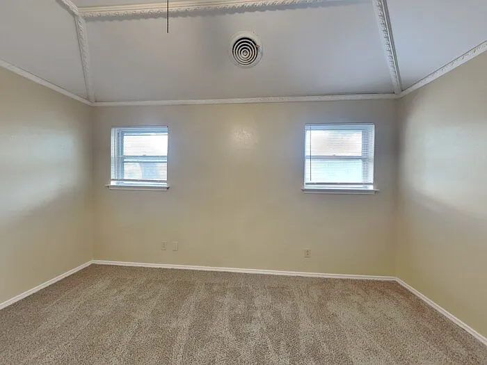 7108 Ellis Rd — Photo 9