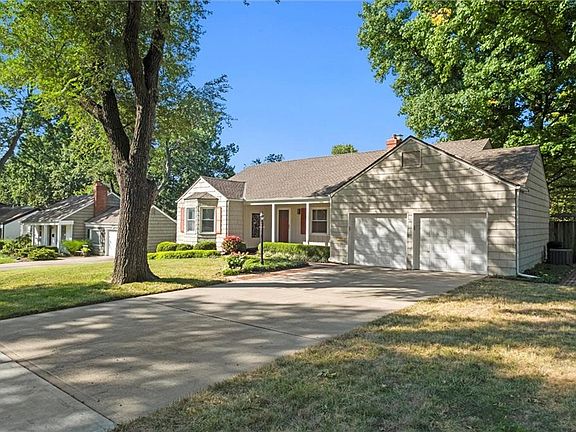 2nd image of 5032 Clark Dr
