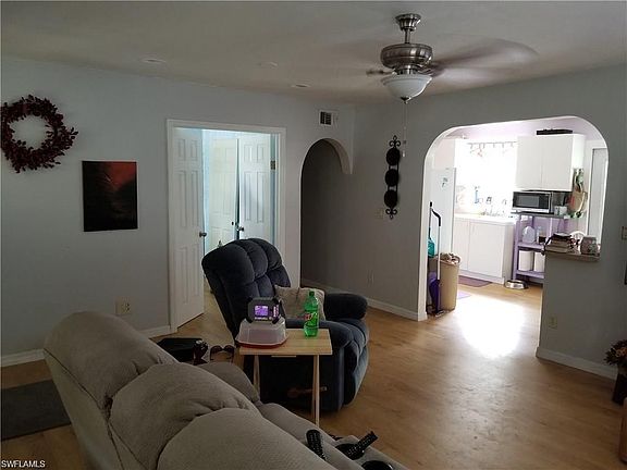 3rd image of 314 Whittier Ave