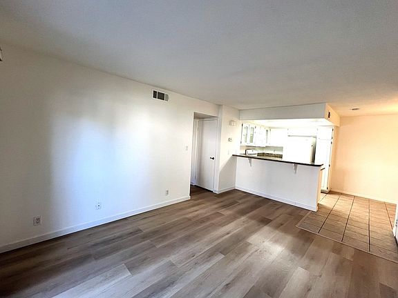 4th image of 1309 W Mission Blvd #U-113