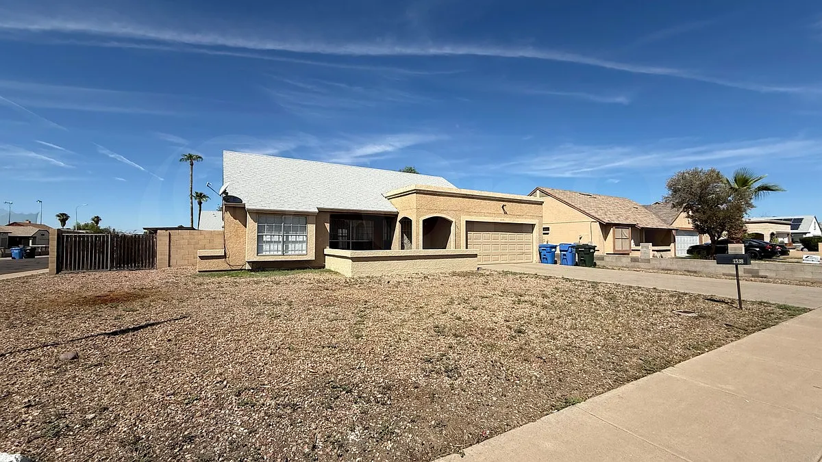 3 bed, 2.0 bath, 1380 sqft, $1,845 — Photo 1