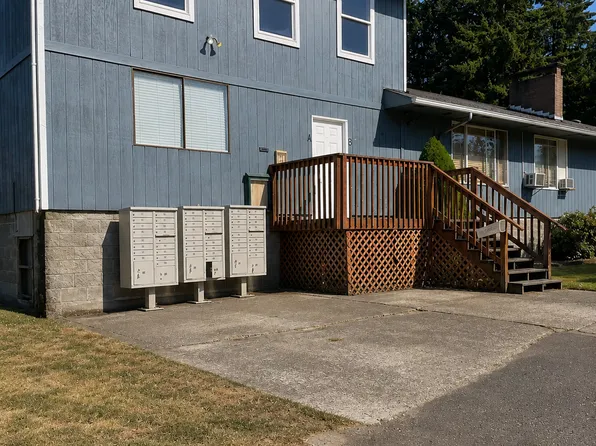 1112 S Yew St APT A, Centralia, WA 98531