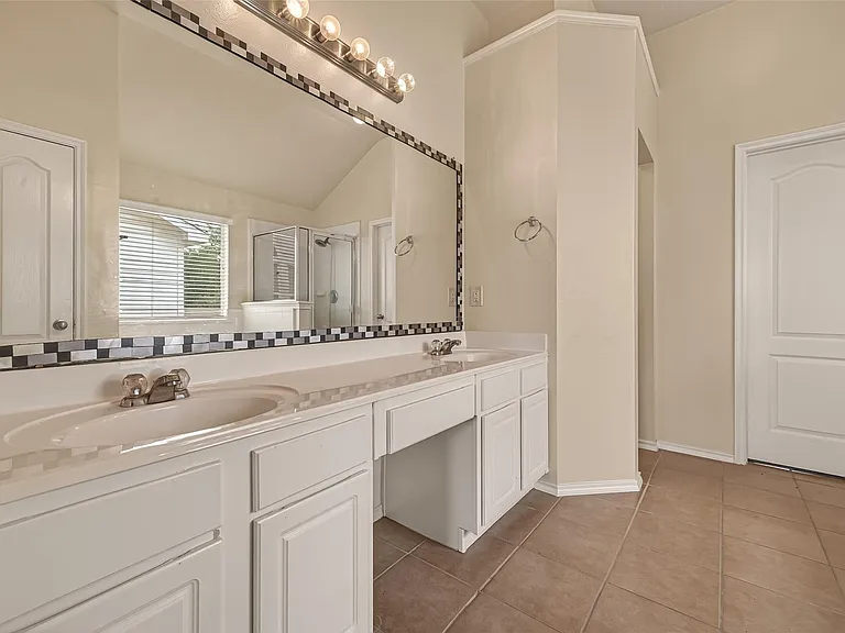 18518 Bare Meadow Ln — Photo 37