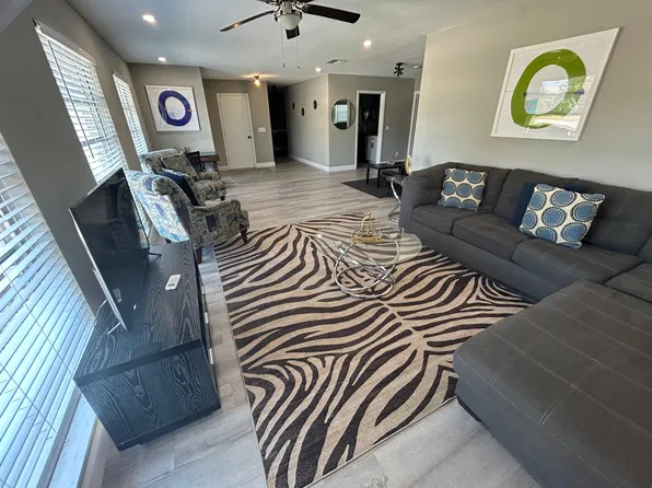 1801 Palmcrest Ln, Clearwater, FL 33764