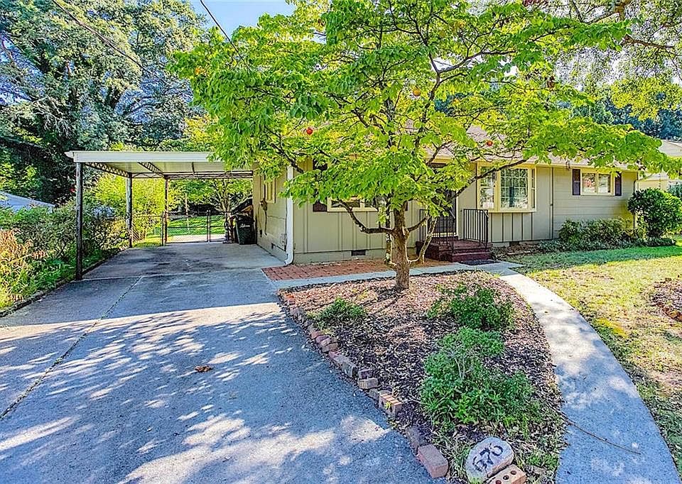 1st image of 676 Mary Ln