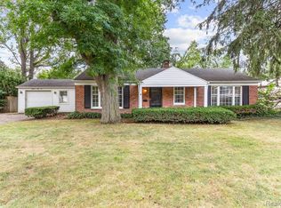 1846 Pembroke Rd, Birmingham, MI 48009