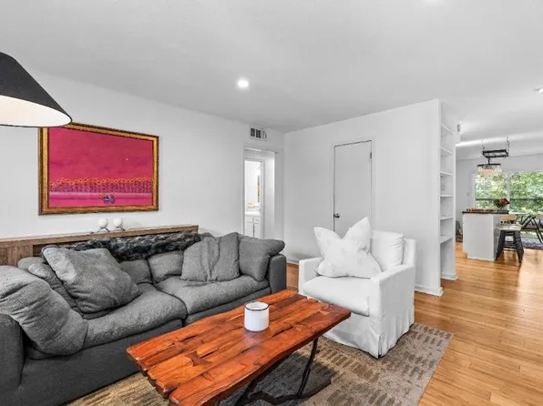 2303 E Side Dr APT 210, Austin, TX 78704