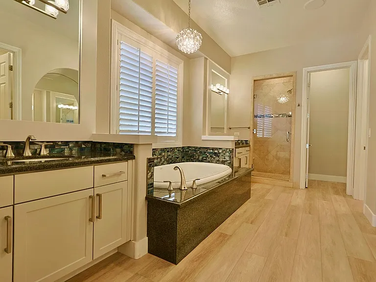 12047 Oakland Hills Dr — Photo 42