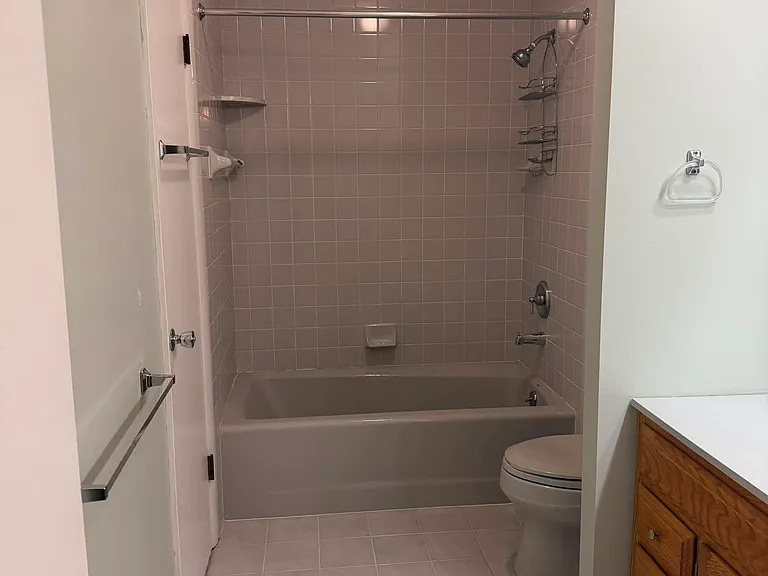 2420 Hillock Ct — Photo 11
