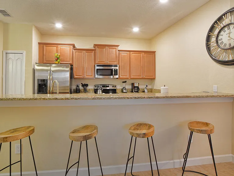 2929 Banana Palm Dr — Photo 4