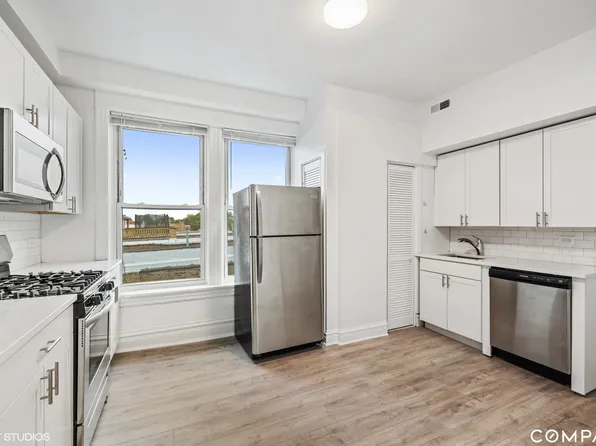 2335 W Superior St APT 2F, Chicago, IL 60612