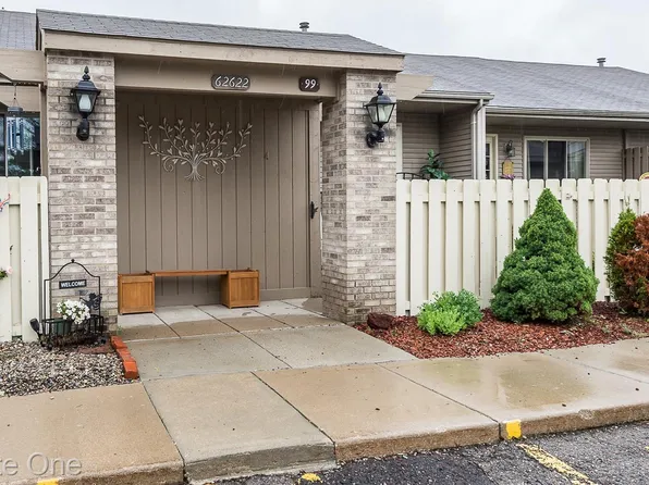 62622 Raleigh Ct Unit 4, South Lyon, MI 48178
