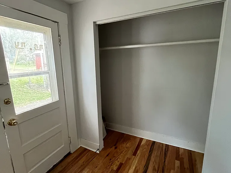 214-216 W Madison St #217 — Photo 5