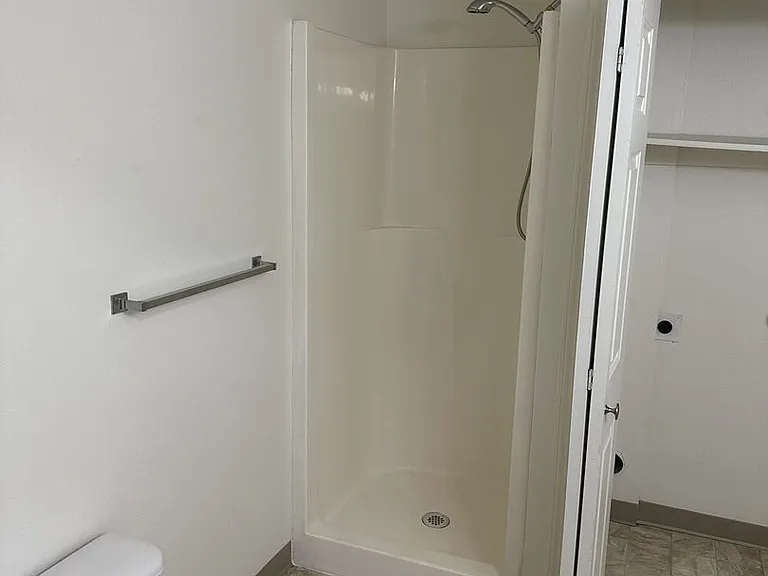 Dearborn Square Apartments — Photo 20
