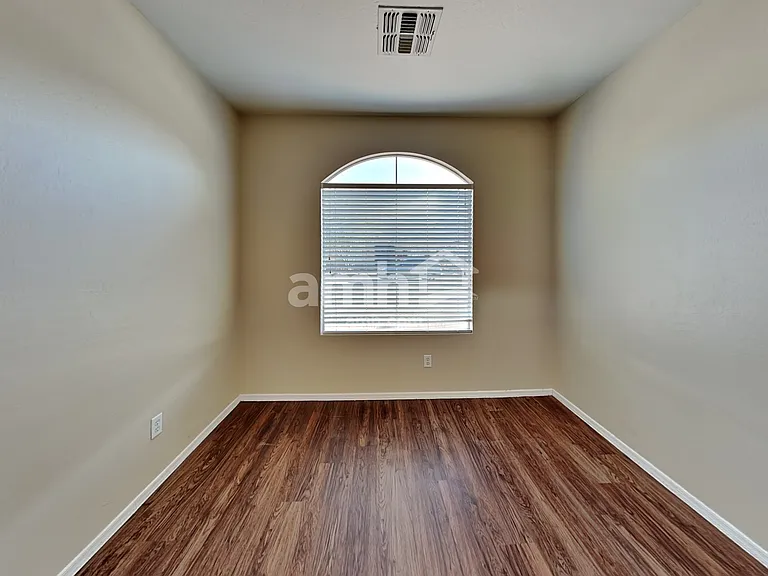 7227 W Darrow St — Photo 9