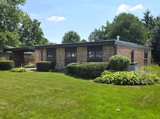 535 E Turner Ave, Roselle, IL 60172