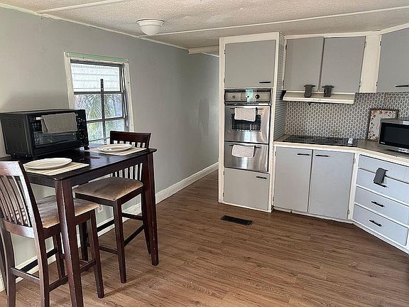 2nd image of 3030 Broadway #1