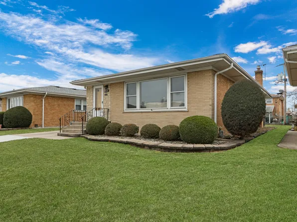 8533 W Saint Joseph Ave, Chicago, IL 60656