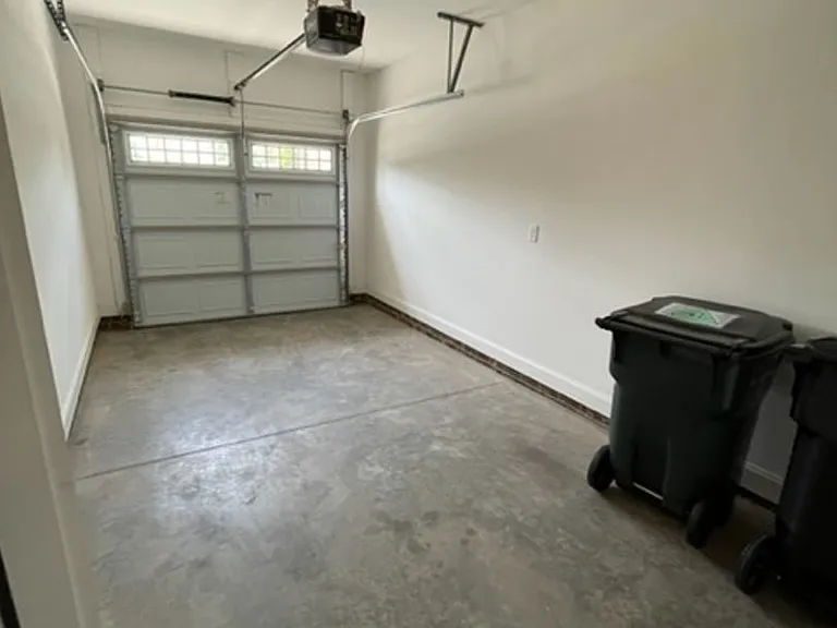 2823 Grove Park Dr — Photo 23