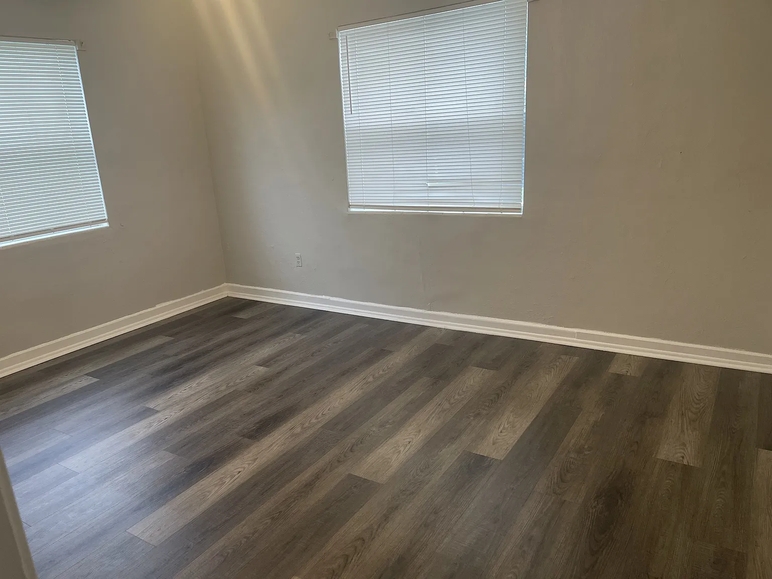 4221 San Juan Avenue - 1 — Photo 2