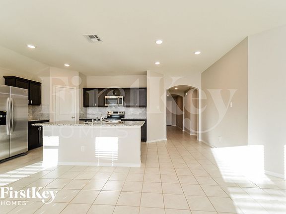 4th image of 1218 Meadow Creek Dr