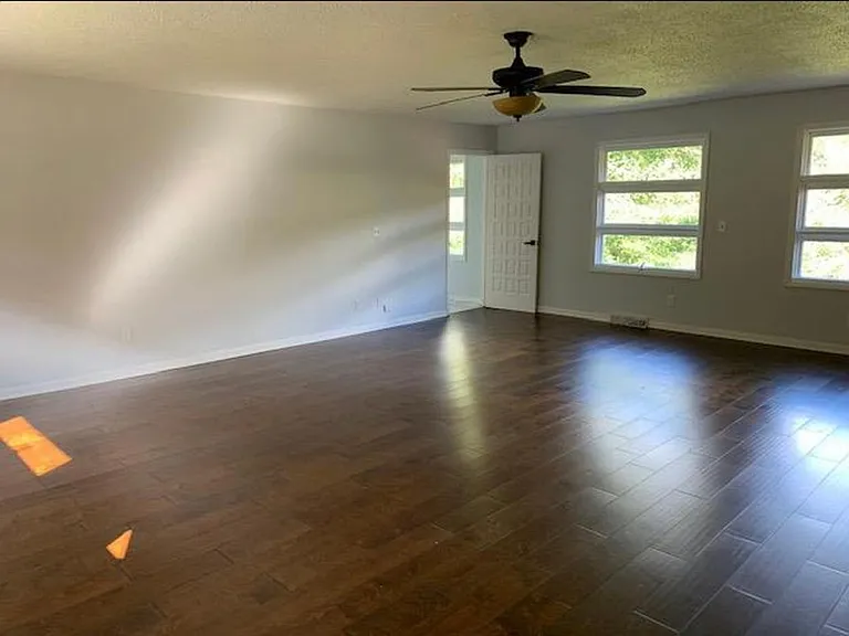 1111 W Lakeshore Dr — Photo 9