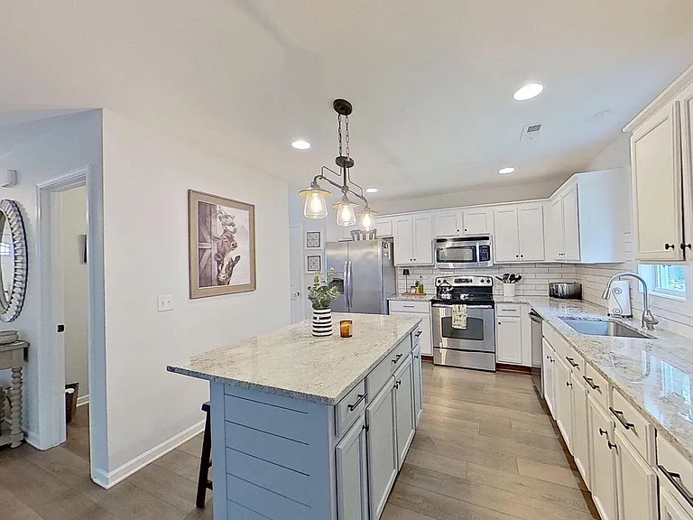 611 Majestic Oaks Dr — Photo 18