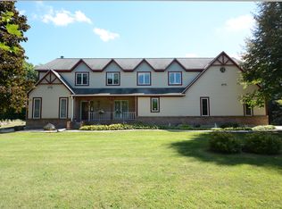 1500 Sleepy Hollow Rd, Richfield, WI 53076