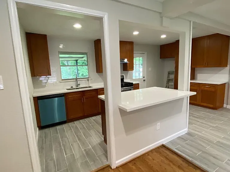 2406 Rosemead Dr — Photo 2