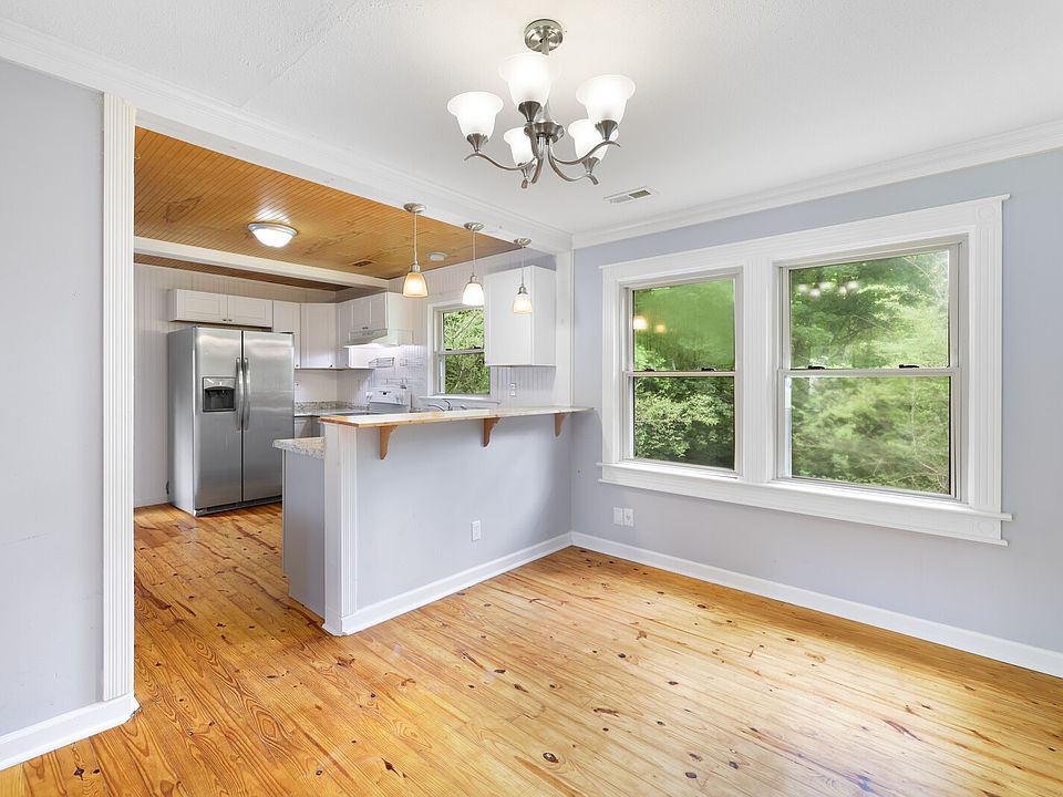 1st image of 306 Hickory Hts