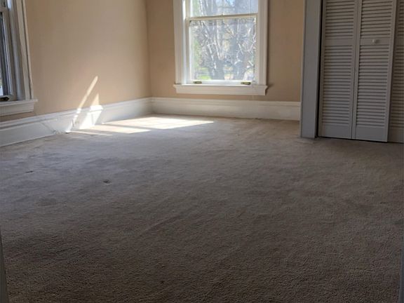 4th image of 1745 E St APT 1