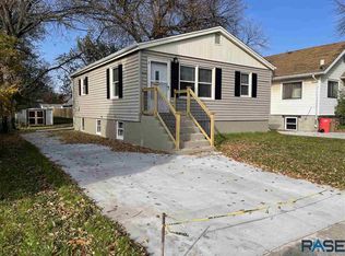 207 S Holly Ave, Sioux Falls, SD 57104