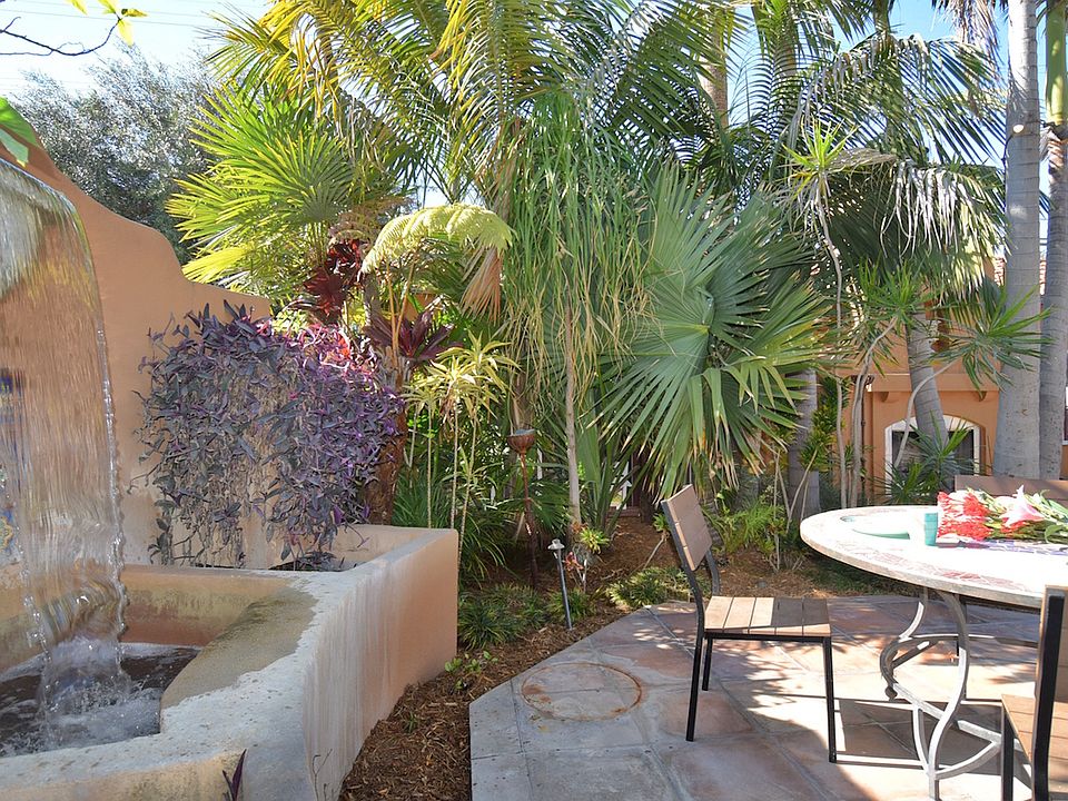 1st image of 101 S Larchmont Blvd