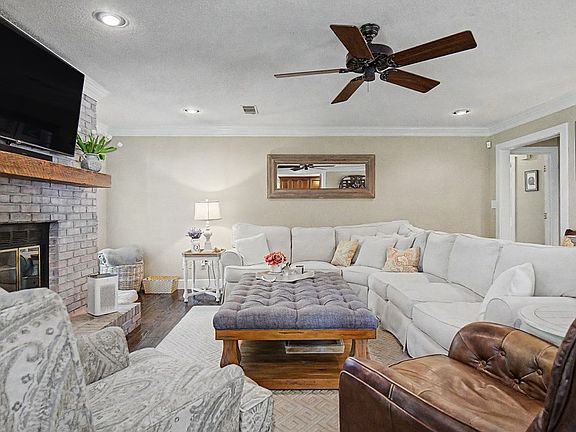 5th image of 173 Churchill Cir