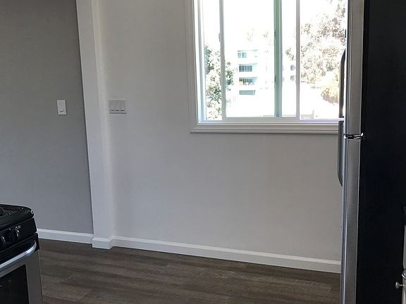 5th image of 221 Calle Miramar APT F