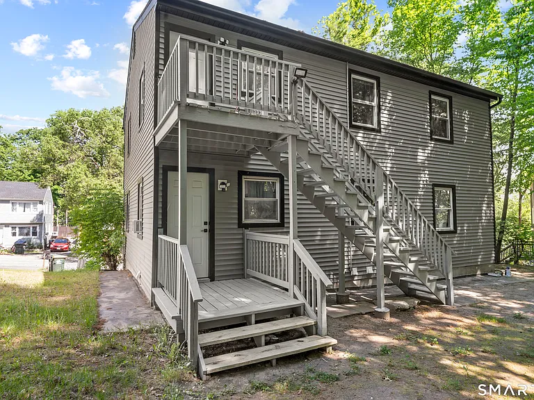 22 Irving Pl — Photo 16