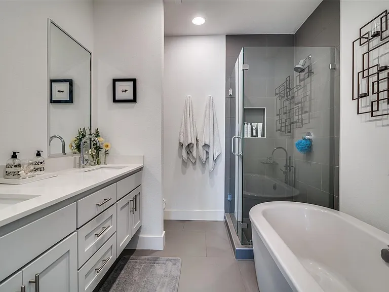 5604 Lindell Ave — Photo 3