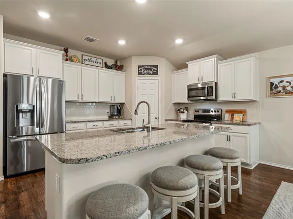 2912 Jackal Dr, Lorena, TX 76655