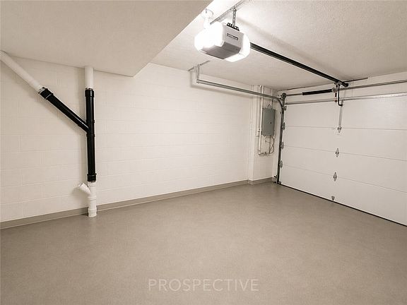 4th image of 164 Woodstone Ln