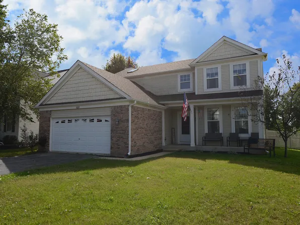 688 Stewart Ave, North Aurora, IL 60542
