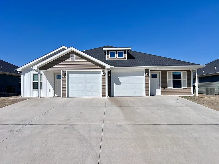 319 Alex Jordan Dr — Photo 2